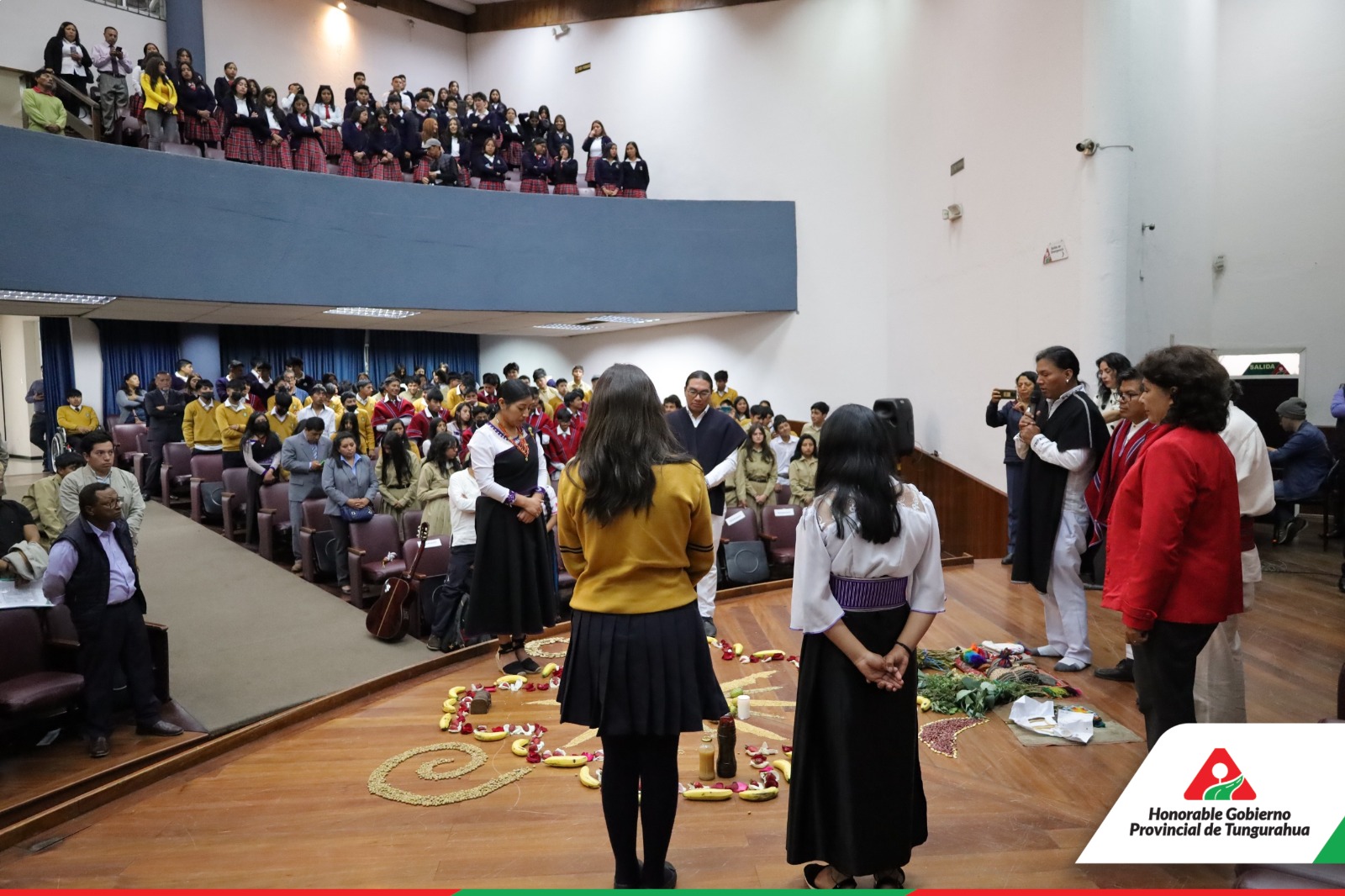 INTERCULTURALIDAD Y PLURICULTURALIDAD