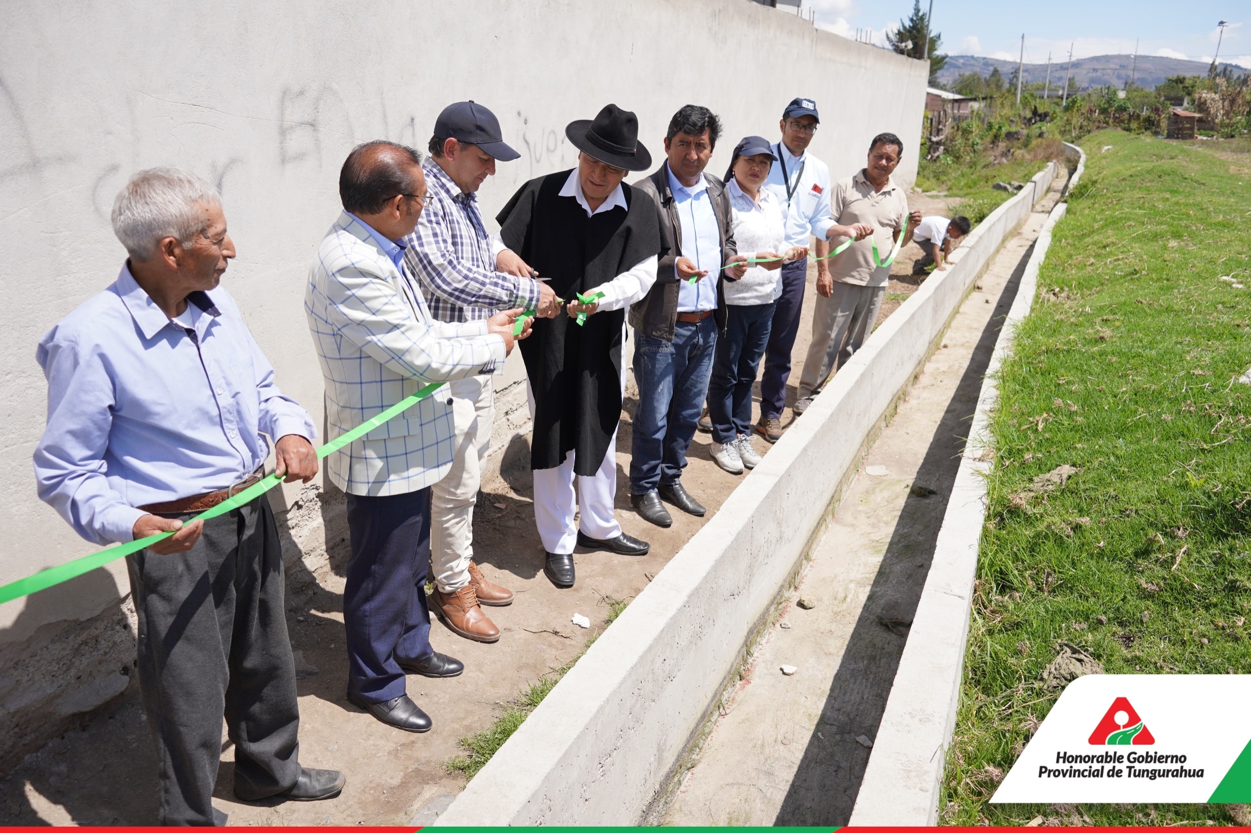SE ENTREGÓ OBRA DE REVESTIMIENTO CANAL ÓVALO ORTIZ DE LA ACEQUIA LALAMA