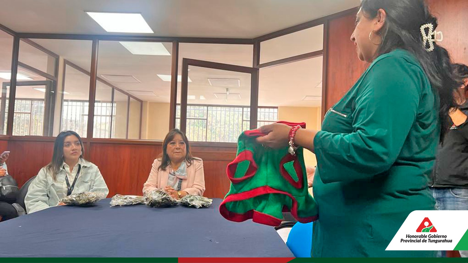 CULMINÓ CON ÉXITO PROGRAMA EMPRENDE CON IDENTIDAD