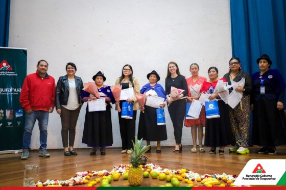 Mujeres que cuidan la tierra comparten su voz y experiencia en conversatorio Provincial