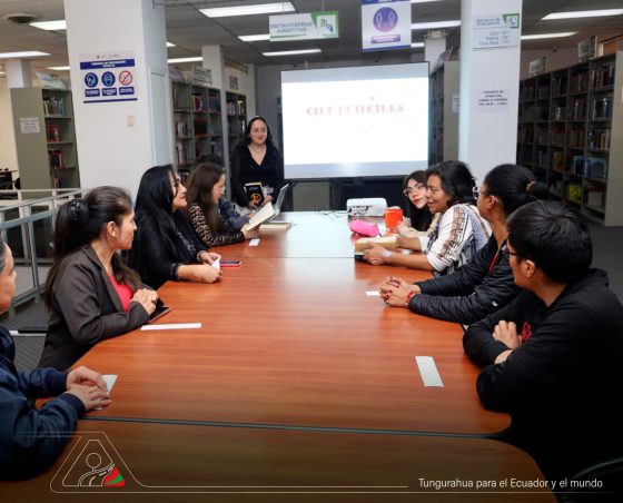 Jóvenes de Tungurahua convierten la lectura en un espacio para debatir y crear